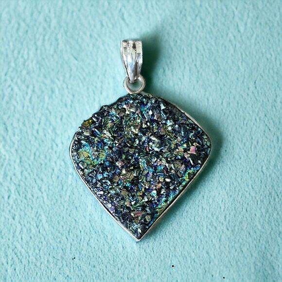 Sterling Silver Marked 925 Peacock Rainbow Colors Aura Druzy Quartz Pendant - Picture 1 of 7